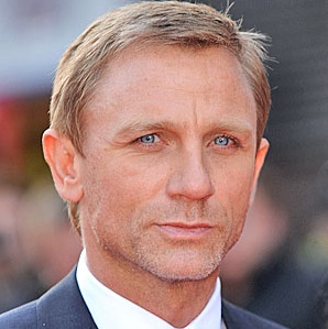 Daniel Craig Married, Wife, Girlfriend, Dating, Gay and Shirtless