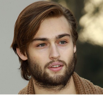 Douglas Booth Girlfriend, Shirtless, Gay and Dating
