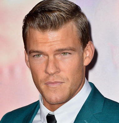 Alan Ritchson Wiki, Married, Girlfriend or Gay and Net Worth