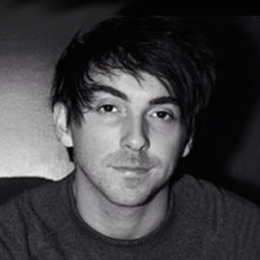 Alex Gaskarth Wiki, Girlfriend, Dating, Engaged or Gay and Net Worth