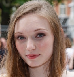 Hot Eleanor Tomlinson Wiki, Boyfriend, Dating and Net Worth