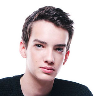 Kodi Smit-McPhee Wiki, Bio, Girlfriend, Dating or Gay