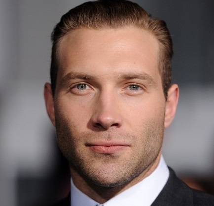 Jai Courtney Girlfriend, Dating, Gay and Shirtless