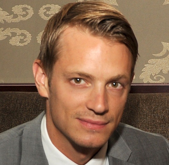 Joel Kinnaman Girlfriend, Dating, Married or Gay and ...