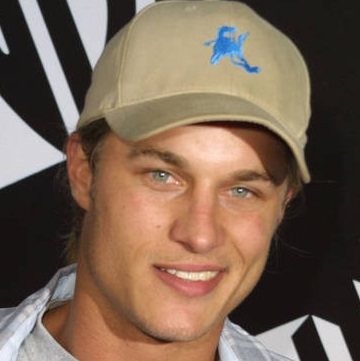 Travis Fimmel Married, Wife, Girlfriend, Dating and Gay