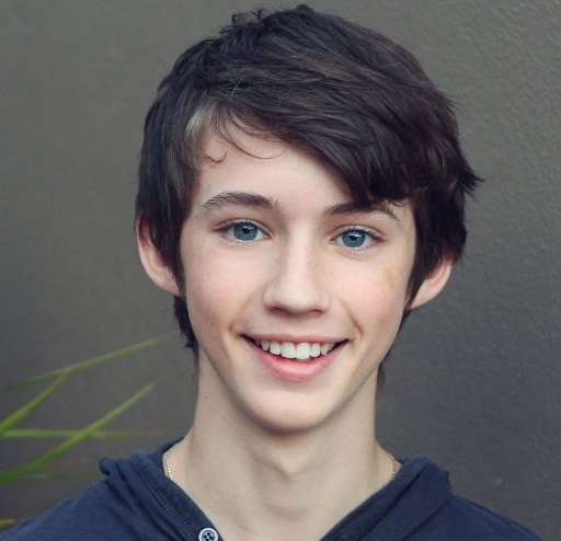 Troye Sivan Girlfriend, Dating, Gay and Shirtless