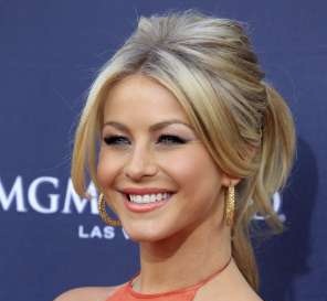 Julianne Hough Boyfriend, Dating and Short Hair