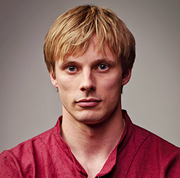 Bradley James Wiki, Married, Wife, Girlfriend or Gay