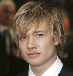 Ed Speleers Wiki, Girlfriend, Dating or Gay