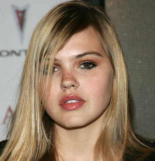 Hot Aimee Teegarden Wiki, Boyfriend, Dating and Net Worth