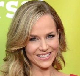 Julie Benz Wiki, Husband, Divorce, Boyfriend and Net Worth