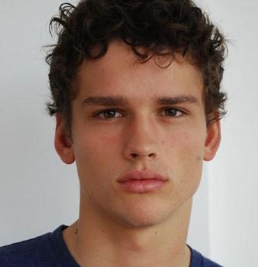Simon Nessman Wiki, Girlfriend, Dating or Gay and Net Worth