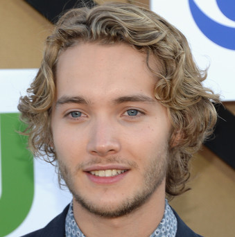 Toby Regbo - Wikipedia